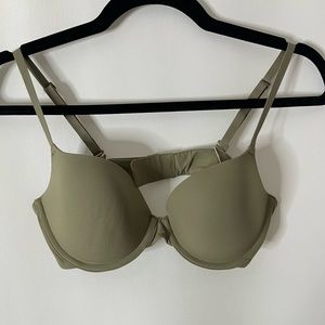 Skims brand new never worn with tags FITS EVERYBODY PUSH-UP BRA | KHAKI